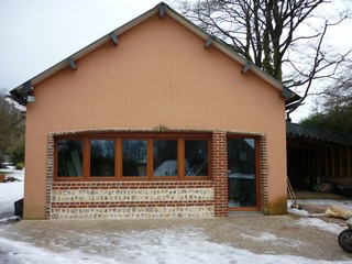 mur brique et silex